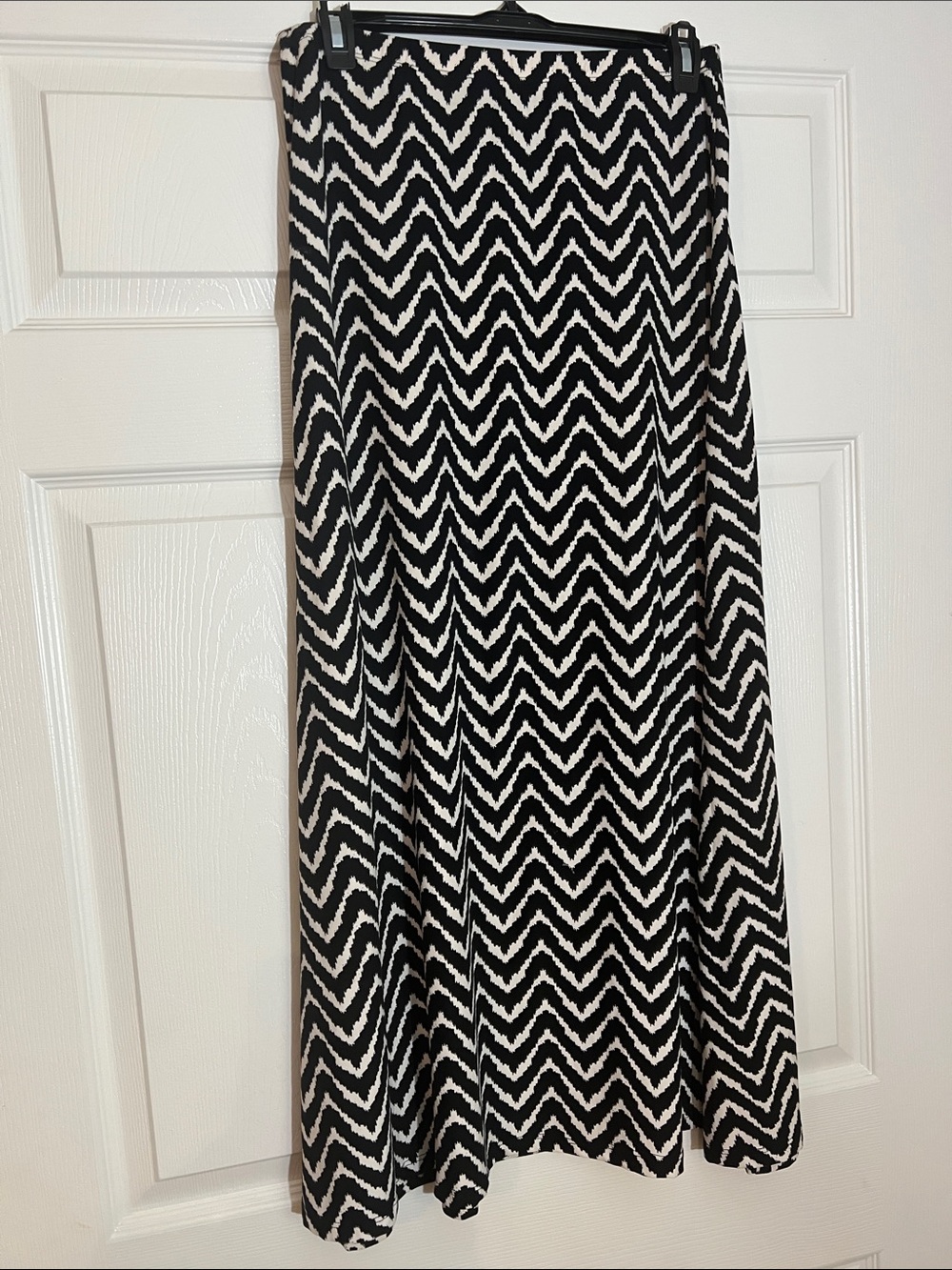 Women's Black and White Chevron Maxi Skirt